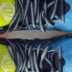 Derrick rose Adidas size 13